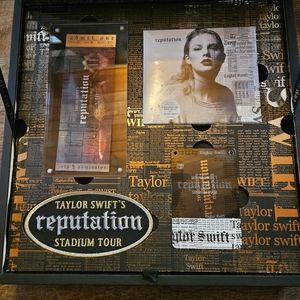 Taylor Swift Reputation tour box set